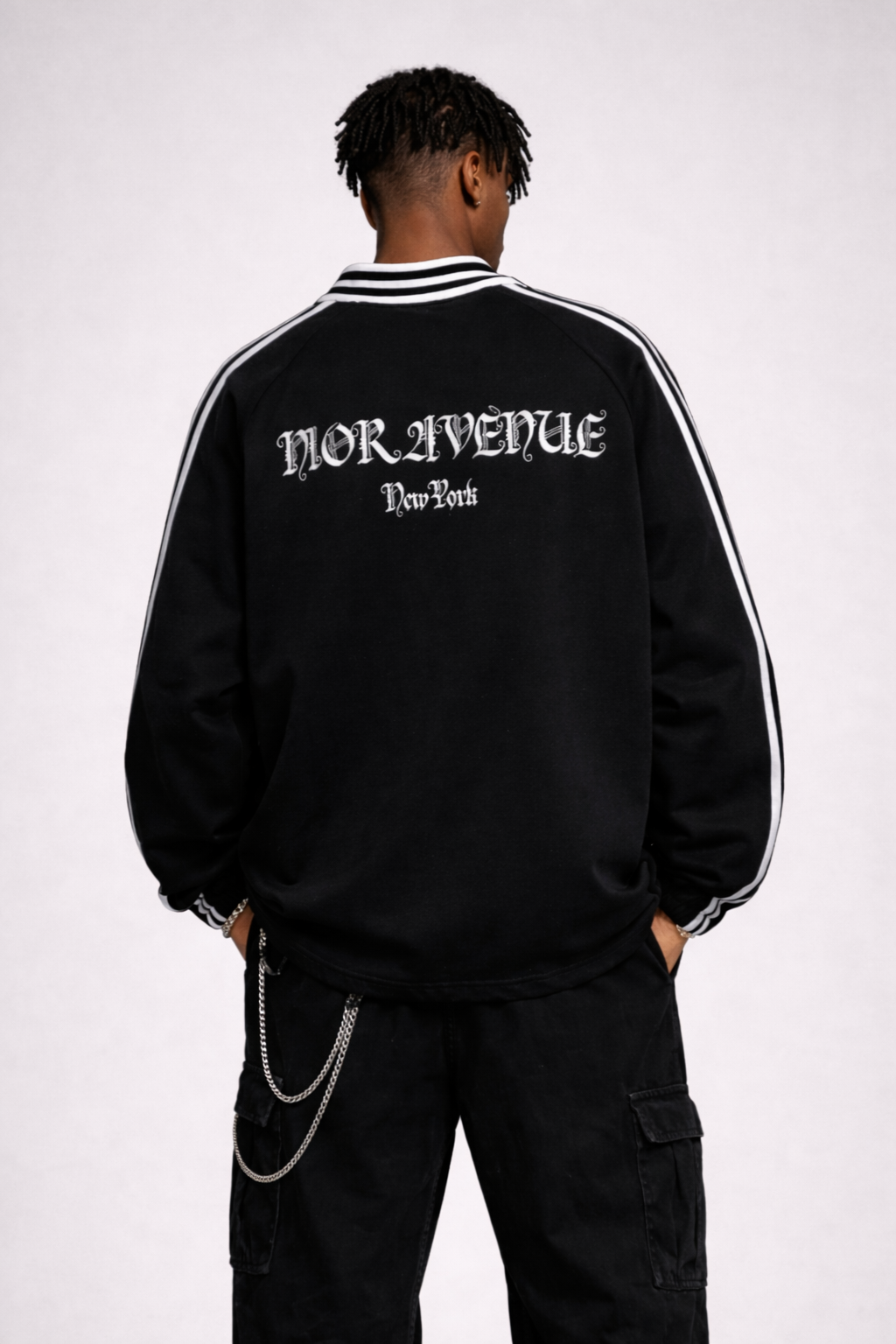 Signature Peacock Crest Sweatshirt (Black)