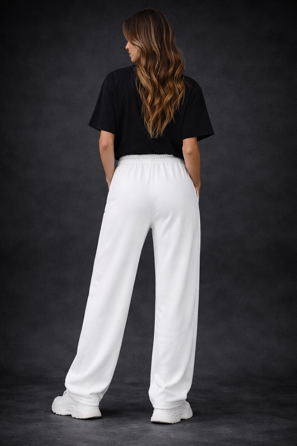 Women's Studio Sweatpants (white)