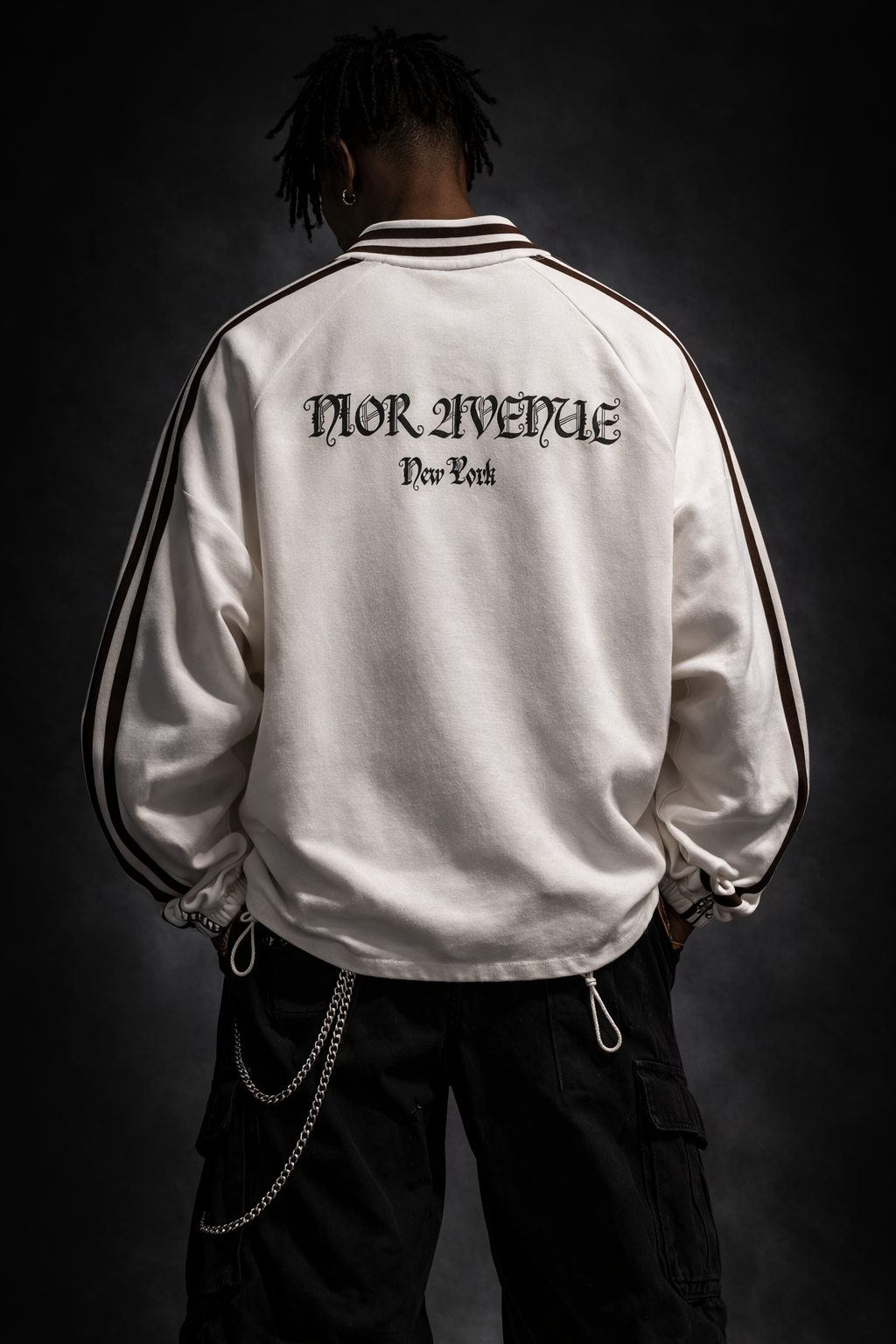 "Fier Comme un Paon" Contrast Striped Lapel Collar Sweatshirt (White)